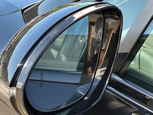 Used 2021 Porsche Cayenne Coupe image 41