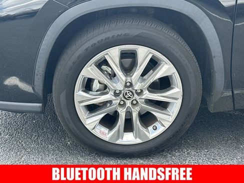Used 2021 Toyota Highlander Limited image 4