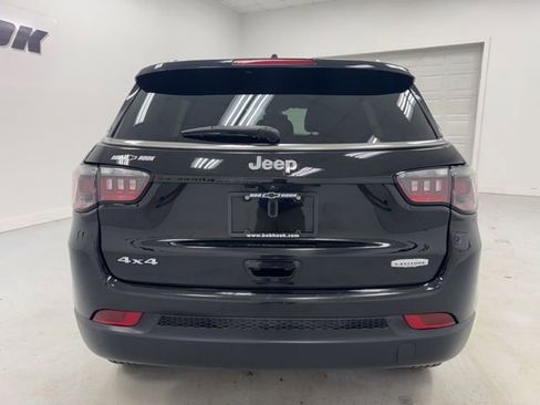 Used 2024 Jeep Compass Latitude AWD/4WD image 6
