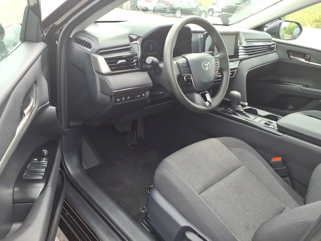 Used 2026 Toyota Camry LE FWD image 6