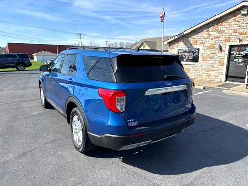 Used 2022 Ford Explorer XLT w/ Equipment Group 202A image 3