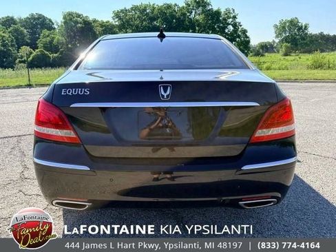 Used 2011 Hyundai Equus Signature RWD image 4