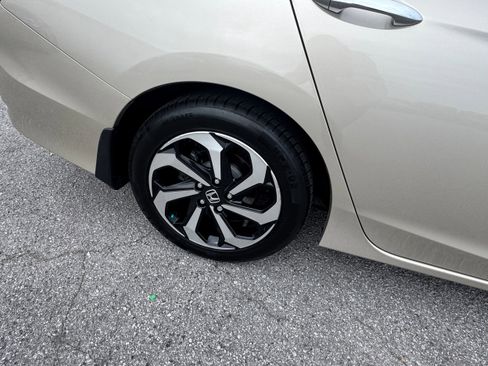 Used 2017 Honda Accord EX-L image 5