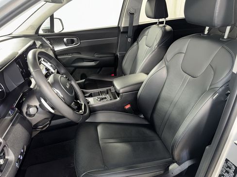 Certified 2023 Kia Sorento EX image 16