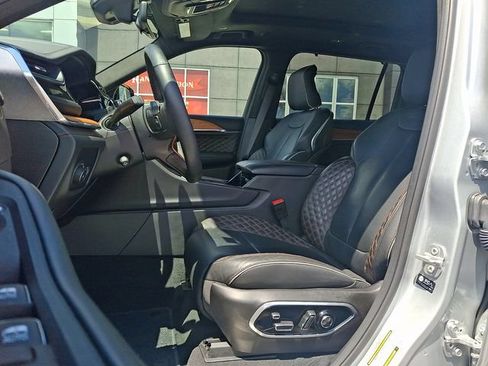 Used 2025 Jeep Grand Cherokee L Summit AWD/4WD image 13
