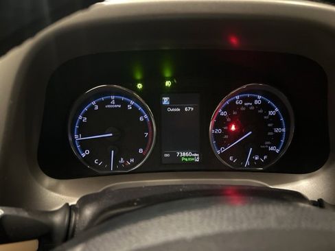 Used 2018 Toyota RAV4 Limited image 5