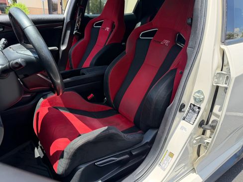Used 2018 Honda Civic Type R image 13