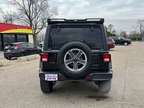 Used 2020 Jeep Wrangler Unlimited Sahara w/ Cold Weather Group AWD/4WD image 4