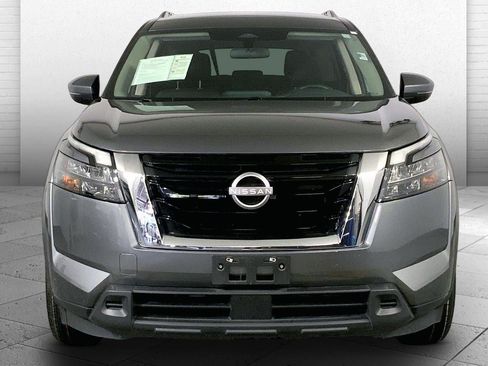 Used 2025 Nissan Pathfinder SV AWD/4WD image 2
