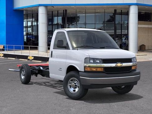 New 2025 Chevrolet Express 3500 w/ Power Convenience Package RWD image 7