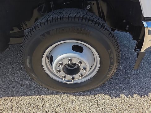 Used 2024 Ford F350 XL image 7