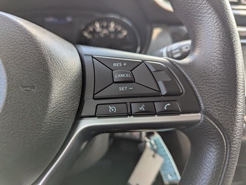 Used 2020 Nissan Rogue S FWD image 14