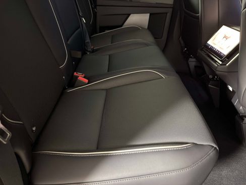 Used 2024 Tesla Cybertruck AWD Crew Cab image 29