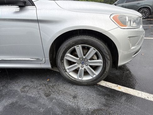 Used 2017 Volvo XC60 T5 Inscription w/ Preferred Option Package FWD image 13