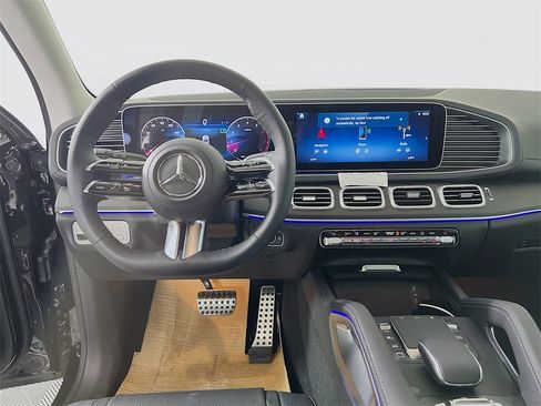 New 2025 Mercedes-Benz GLS 450 4MATIC image 25