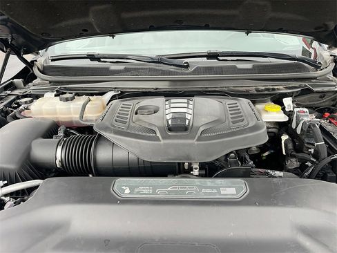 Used 2024 Jeep Wagoneer 4WD image 32