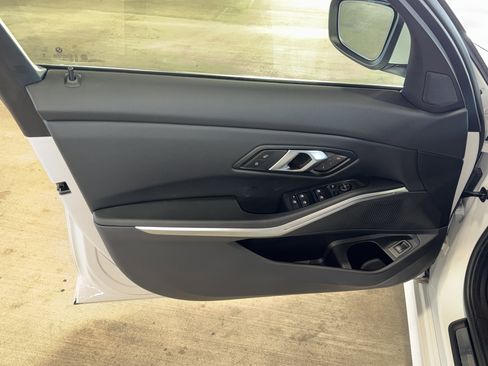Certified 2025 BMW 330i Sedan image 17