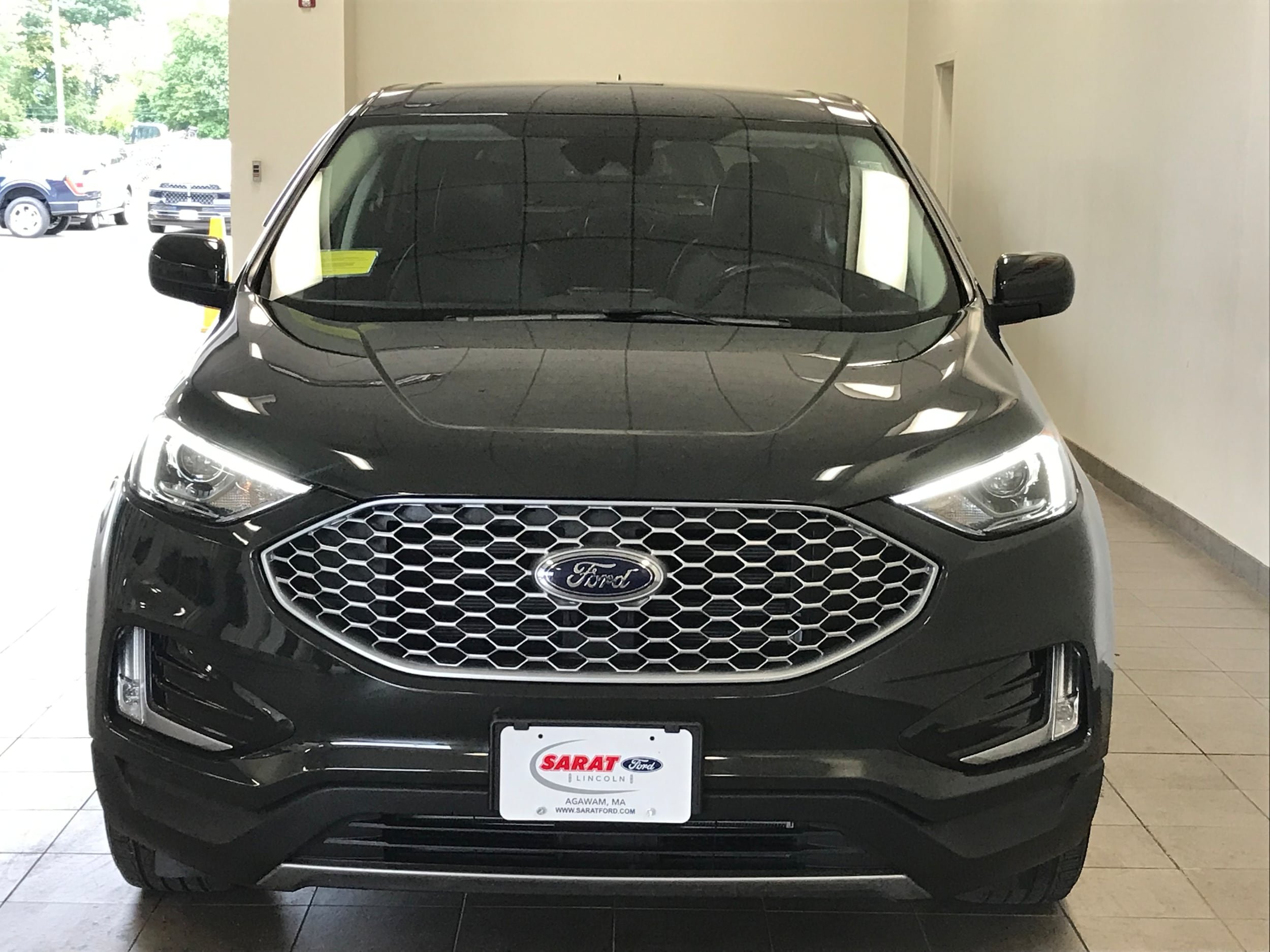Used 2024 Ford Edge SEL w/ Convenience Package AWD/4WD image 3
