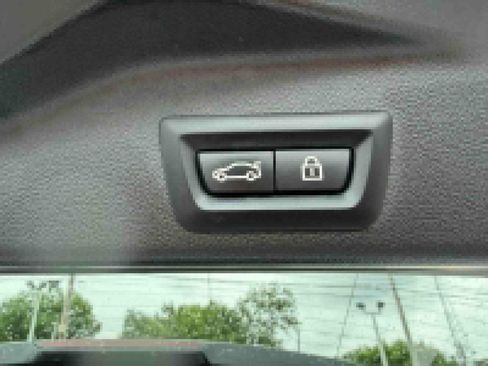 Used 2023 BMW X5 xDrive40i AWD/4WD image 26
