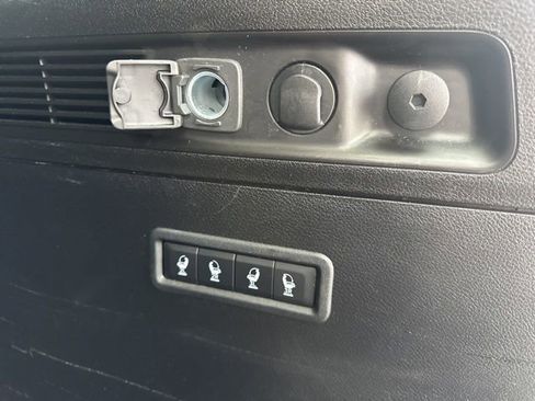 Certified 2024 Jeep Wagoneer Series II image 17