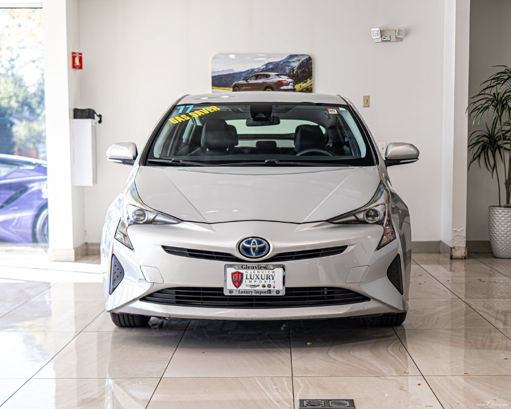 Used 2017 Toyota Prius Two FWD image 2