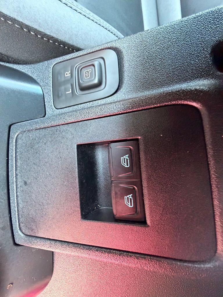 Used 2024 Ford Bronco Black Diamond w/ Sasquatch Package AWD/4WD image 30