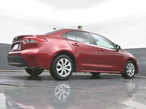 Used 2025 Toyota Corolla LE FWD image 43