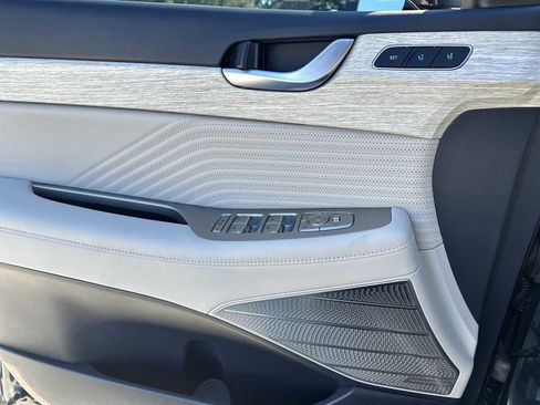 Used 2023 Hyundai Palisade Calligraphy image 22