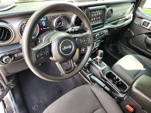 Used 2022 Jeep Wrangler Sport AWD/4WD image 32