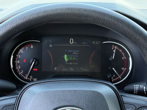 Used 2024 Toyota RAV4 XLE AWD/4WD image 33