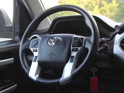 Used 2018 Toyota Tundra SR5 AWD/4WD image 19
