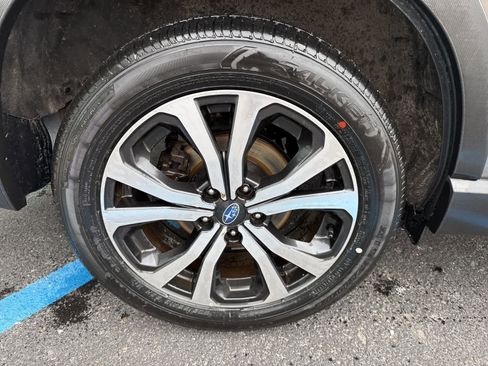 Used 2019 Subaru Forester Limited w/ Popular Package #3 image 8