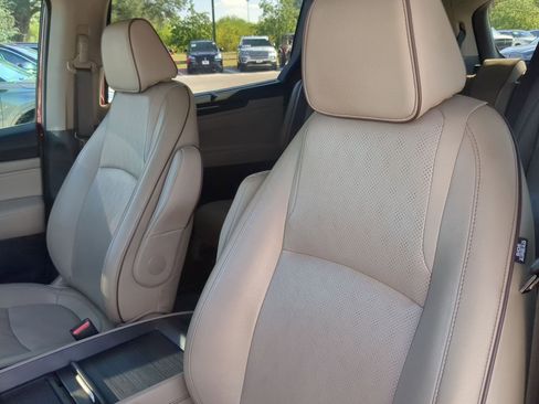 Used 2022 Honda Odyssey Elite image 10