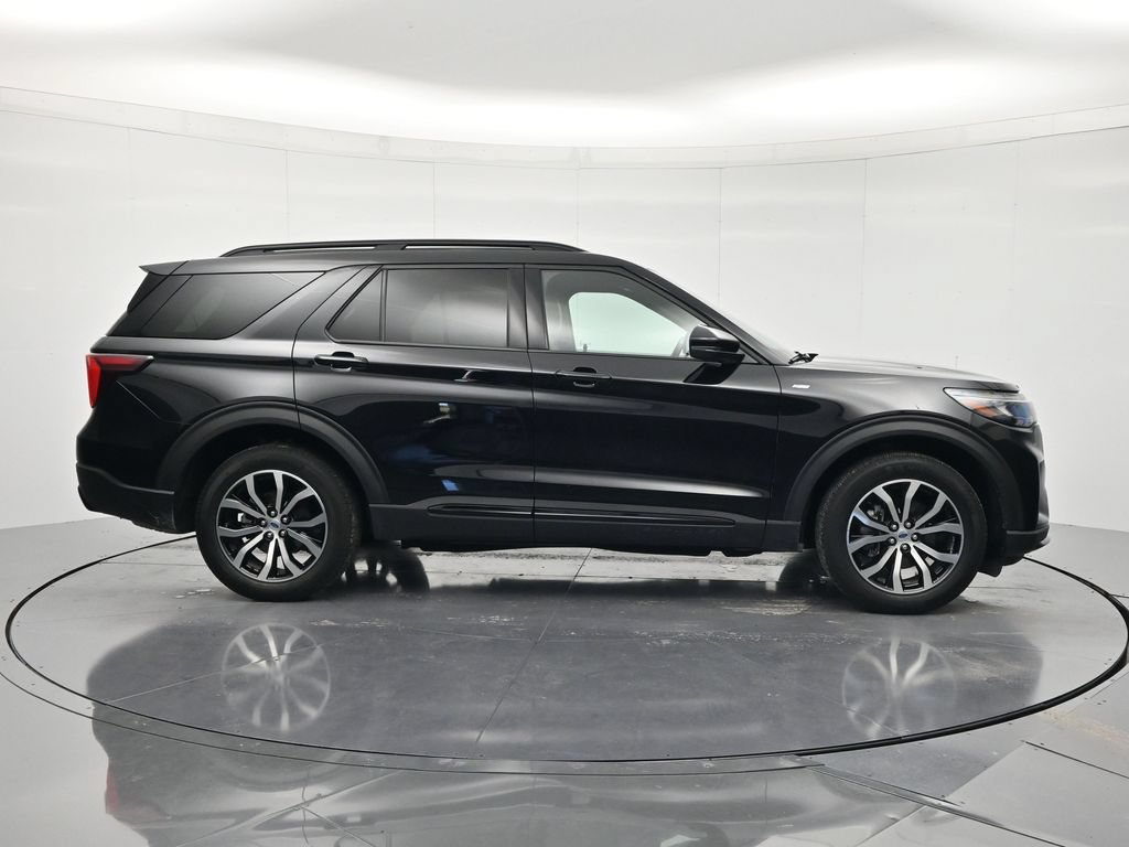 Used 2025 Ford Explorer ST-Line AWD/4WD image 4