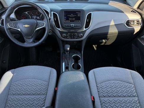 Certified 2024 Chevrolet Equinox LT w/ Driver Convenience Package image 10