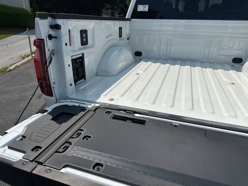 New 2025 Ford F150 Lariat w/ Equipment Group 501A Mid image 18