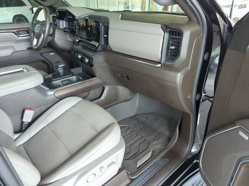 Used 2022 GMC Sierra 1500 SLT AWD/4WD image 34