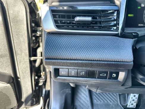 Used 2025 Toyota Camry SE image 17