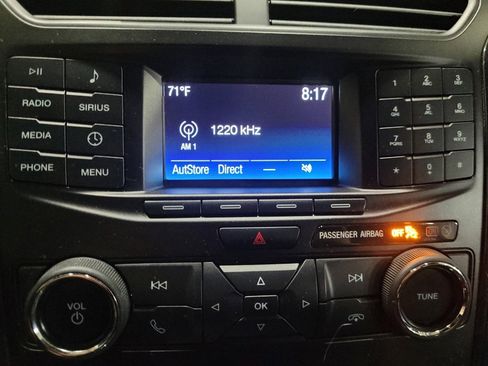 Used 2018 Ford Explorer XLT image 25