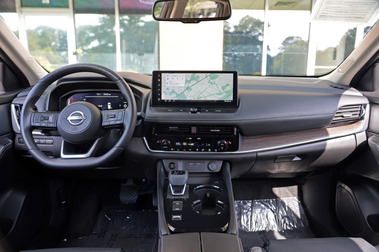 Used 2024 Nissan Rogue Platinum w/ Platinum Premium Package FWD image 12