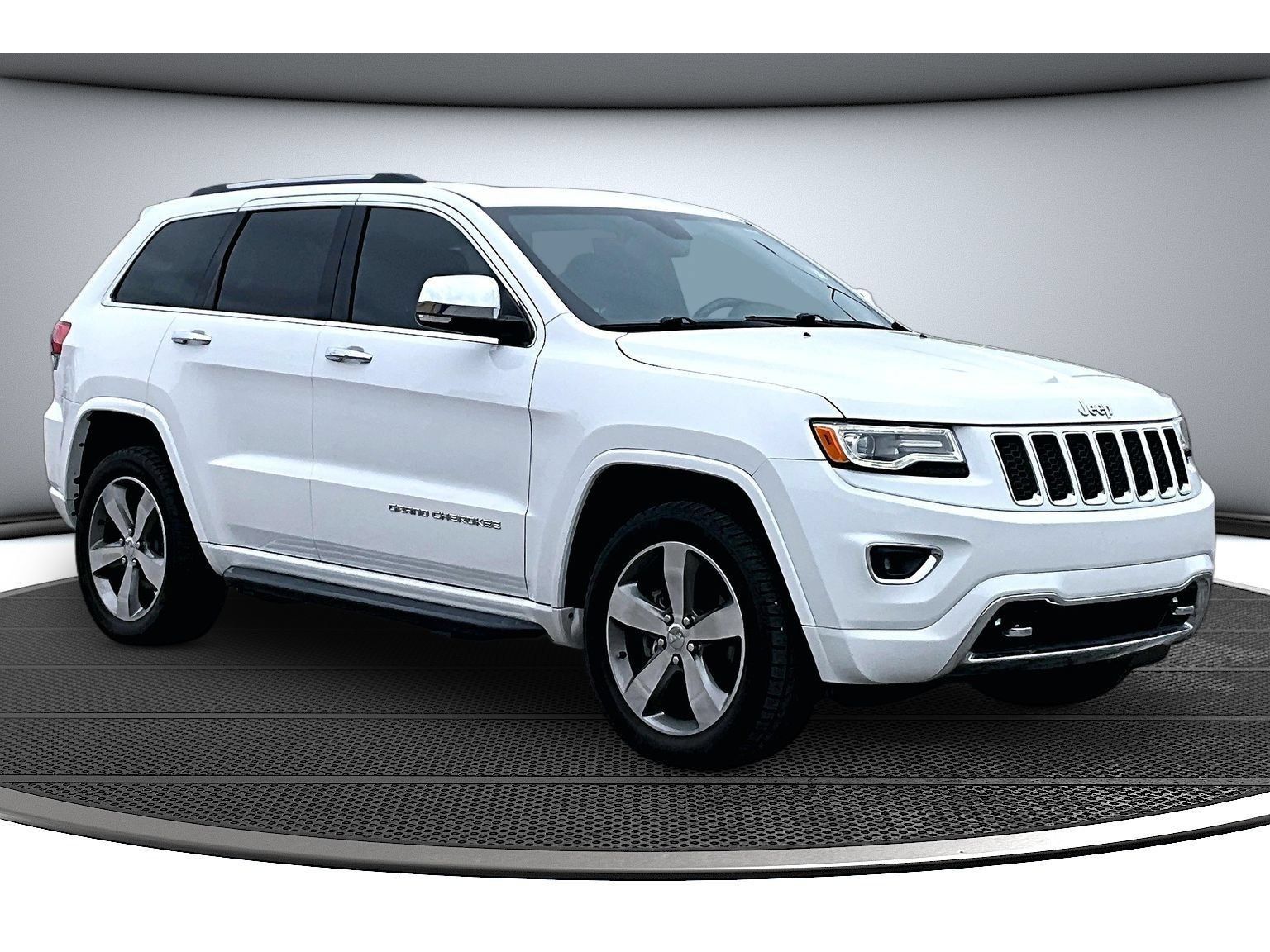 Used 2016 Jeep Grand Cherokee Overland AWD/4WD image 14