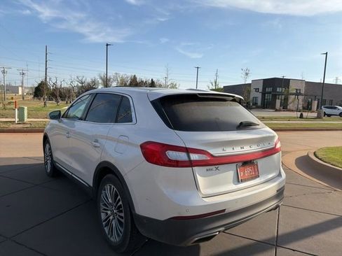 Used 2018 Lincoln MKX Reserve w/ Driver Assistance Package image 3