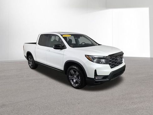Used 2024 Honda Ridgeline TrailSport image 11