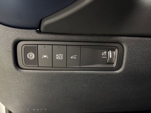 New 2026 Chevrolet Equinox EV LT image 26