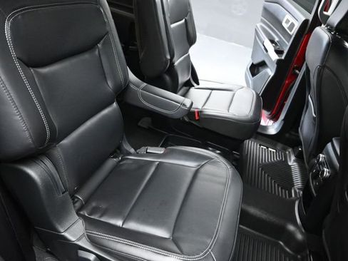 Used 2021 Ford Explorer XLT w/ Equipment Group 202A image 25