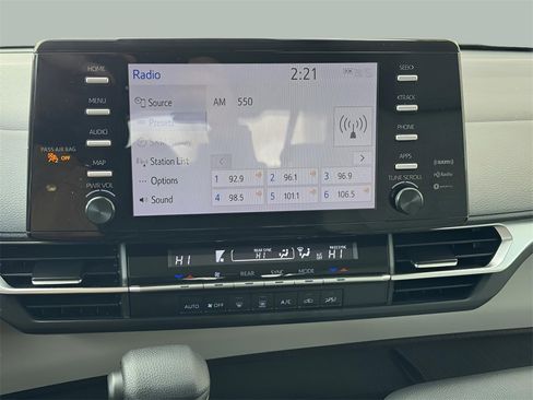 Used 2021 Toyota Sienna LE image 10