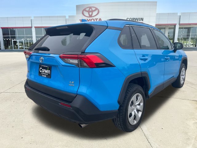 Used 2019 Toyota RAV4 LE AWD/4WD image 5