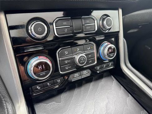 Used 2021 GMC Yukon XL Denali w/ Denali Ultimate Package image 22