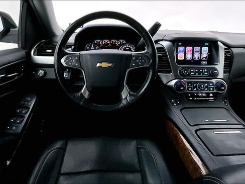 Used 2018 Chevrolet Suburban Premier image 7