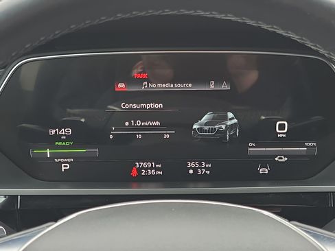 Used 2023 Audi e-tron Premium Plus w/ Premium Plus Package image 19